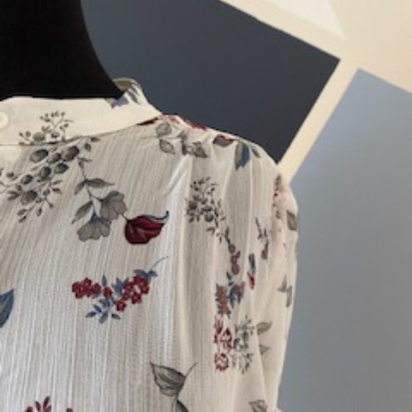 Suzy Shier Top - Picture 2 of 2